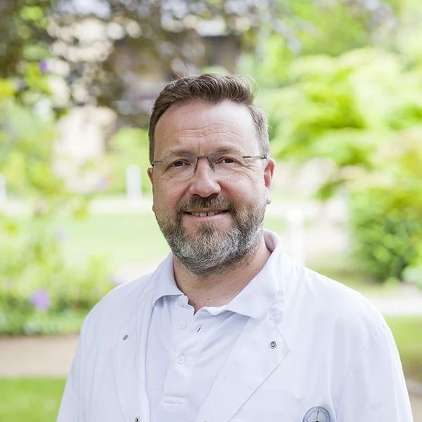 Dr. med. M. Kremer Chefarzt