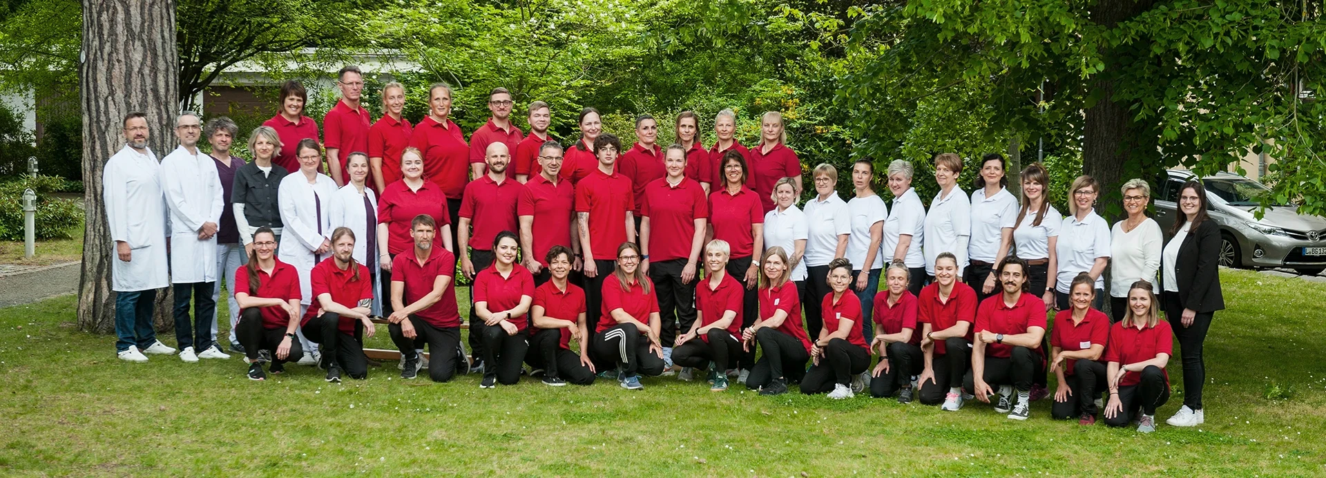 Teambild aller Mitarbeiter